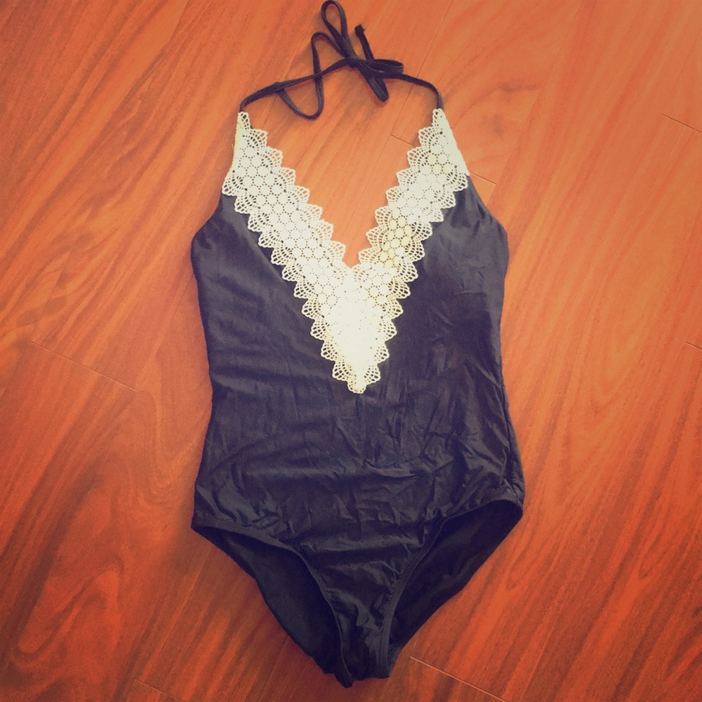 Women’s bathing suit